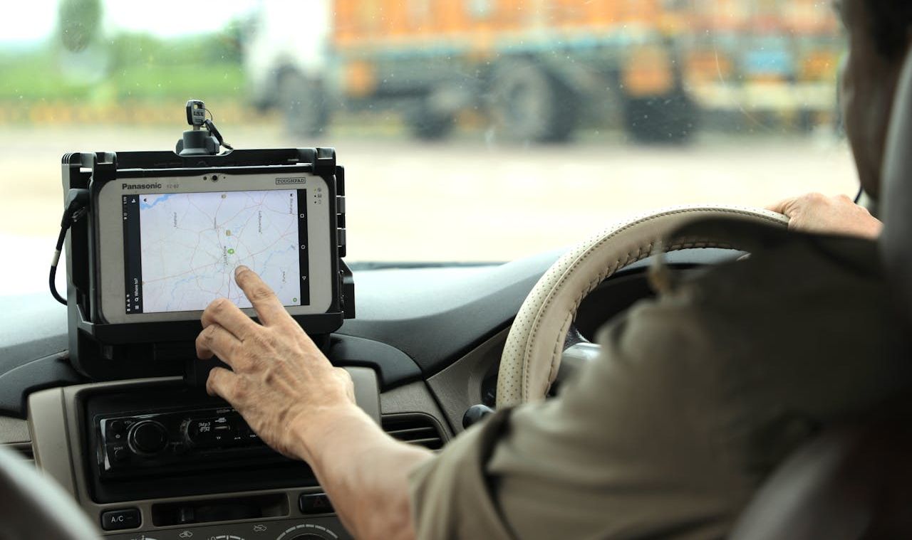 מכשיר מעקב לרכב